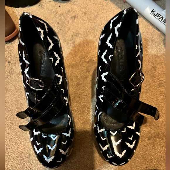 Bat platform heels - Picture 2 of 3